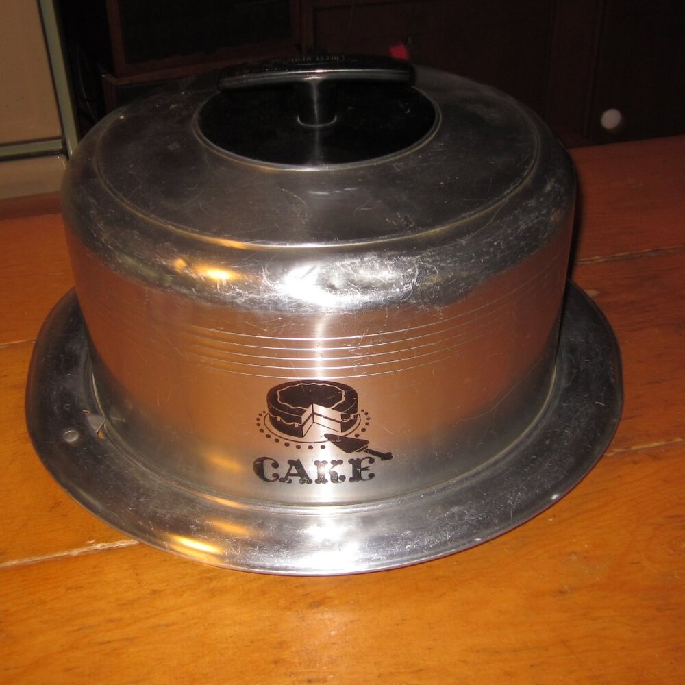 west bend cottage core cake carrier locking lid humidty stone inside